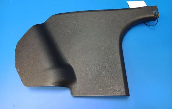 Foot area side trim