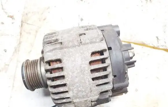 Volkswagen Golf VI Generator/alternator 03L903023F