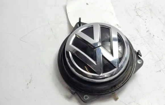 Volkswagen PASSAT B8 Tailgate/trunk/boot open switch 