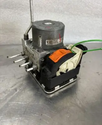 Renault Espace V (RFC) Master brake cylinder