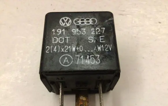 Volkswagen PASSAT B3 Other relay 191953227
