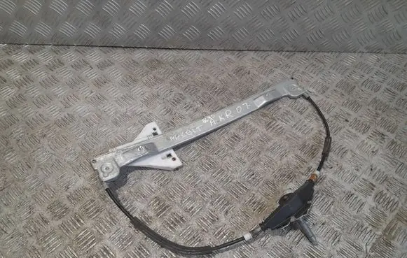 Rear door manual window regulator