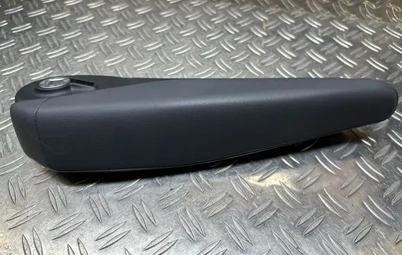 Volkswagen ID.5 Armrest 1QA881082H 20221114 014350011407