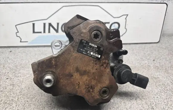 BMW 3 E90 E91 Fuel injection high pressure pump 7788670 3057138 0445010045