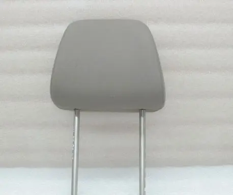 Volkswagen Tiguan Front seat headrest