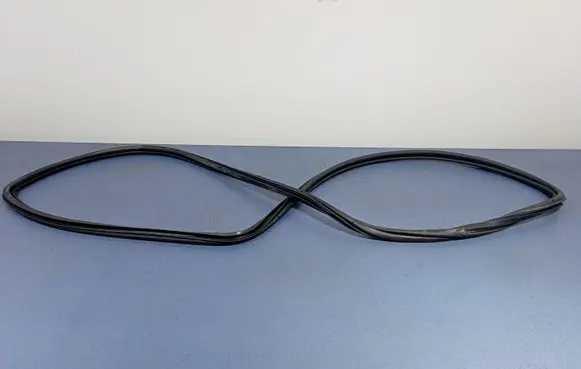 Audi Q7 4L Front door rubber seal 