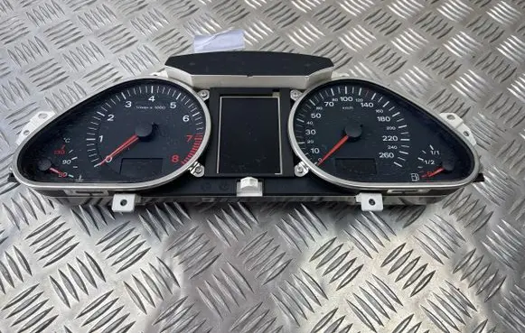 Audi A6 S6 C6 4F Speedometer (instrument cluster) 4F0920931A 4F0910930A