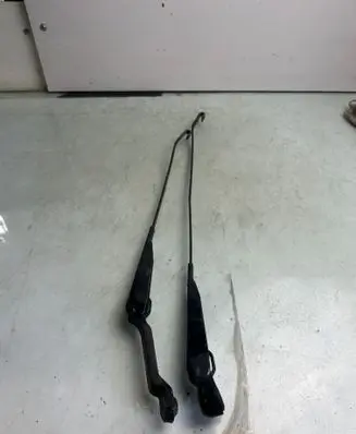 Renault Thalia I Front wiper blade arm 8200223465