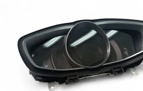 Volvo V40 Speedometer (instrument cluster) 31376803
