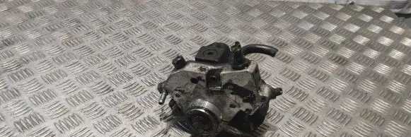 Volvo XC90 Fuel injection high pressure pump 30756125