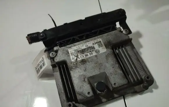 Volkswagen Polo IV 9N3 Engine control unit/module 045906013F