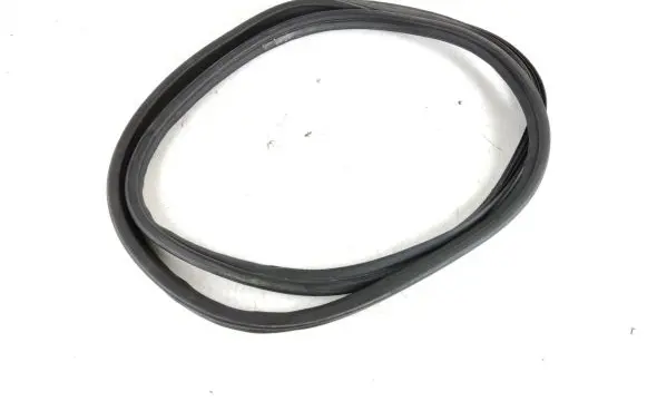 Trunk rubber seal (body)