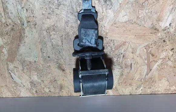 Dacia Sandero Middle seatbelt (rear) 531836