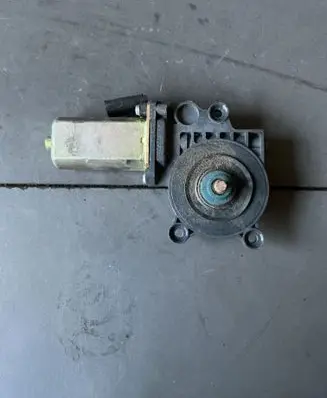 Ford Fiesta Front door manual window regulator 2S5114A389AA 9030196