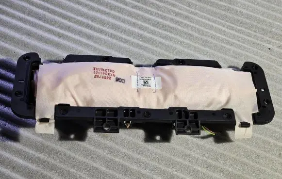 Knee airbag