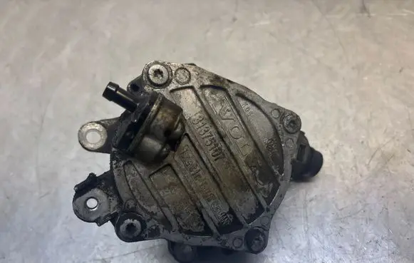 Volvo V70 Vacuum pump 31375107