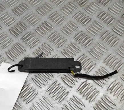 Mercedes-Benz S C217 Keyless system antenna A1668200075