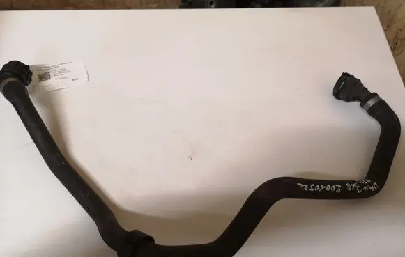 BMW 3 E90 E91 Engine coolant pipe/hose 8507333