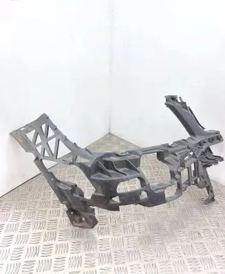 Mercedes-Benz C W204 Front bumper mounting bracket A2048854265 A2048850916