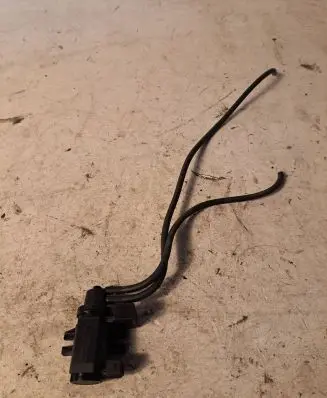 BMW 5 E60 E61 Turbo solenoid valve 7796634