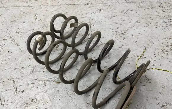 Volkswagen Golf VIII Rear coil spring