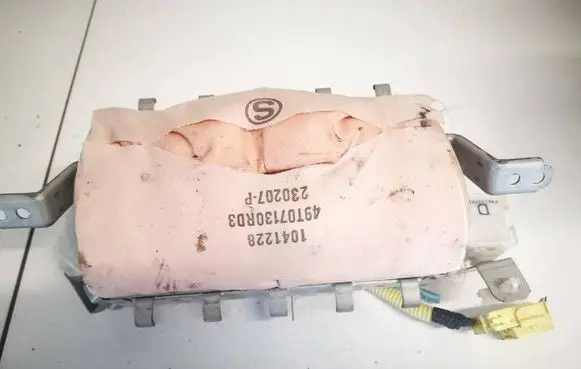 Passenger airbag