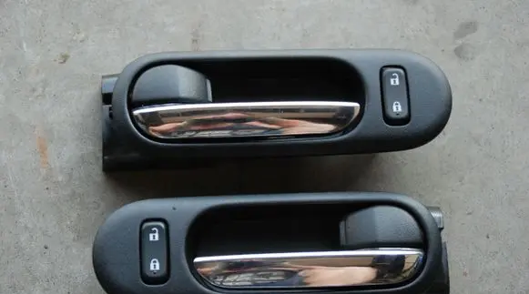 Mazda CX-7 Rear door interior handle trim 173KM