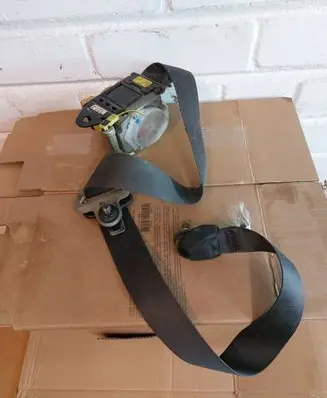 Mazda 6 Front seatbelt 0431093