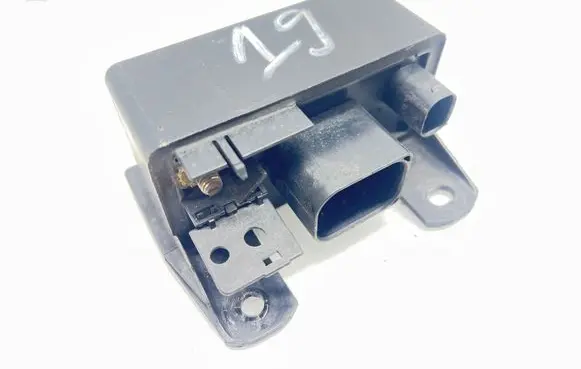 Glow plug pre-heat relay