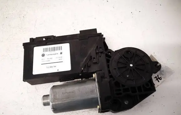 Volkswagen Touareg I Rear door window regulator motor 7L0959794