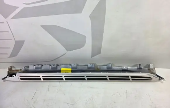 BMW X7 G07 Sill/side skirt trim 