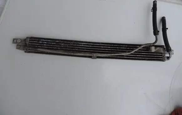 Opel Mokka Engine oil radiator 95152162