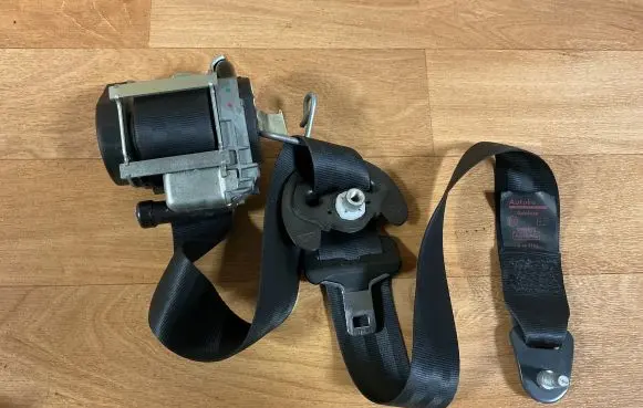 Peugeot 308 Front seatbelt 96569048XX 08112010