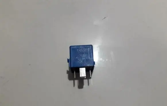 BMW X5 E53 Other relay 61366915327 v23134-k59-x313