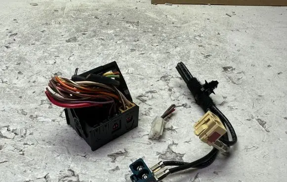 Mercedes-Benz C W204 Sound system wiring loom 0015451530 A2048703290
