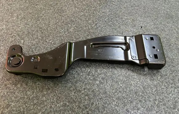 Opel Corsa F Fender mounting bracket 239802S42X 32225D