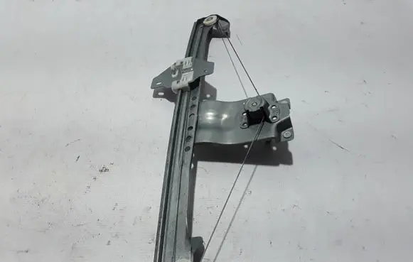 Dacia Dokker Front door manual window regulator 807215586R