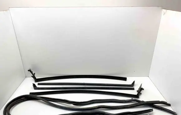 Mercedes-Benz SL R129 Front door rubber seal A1297200624 A1297200178