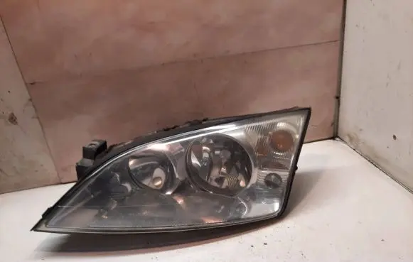 Ford Mondeo Mk III Headlight/headlamp 1S7113006AK 0301174201