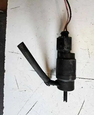 Mercedes-Benz E W210 Windscreen/windshield washer pump 3090179
