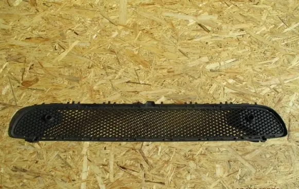 Mercedes-Benz GLA W156 Front bumper lower grill A1568853122