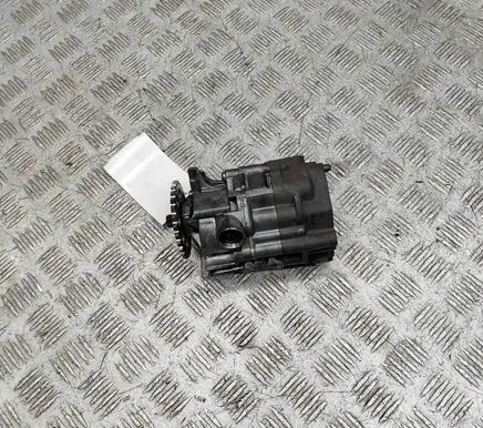 Mercedes-Benz E W213 Oil pump A6541810012 A6541811600
