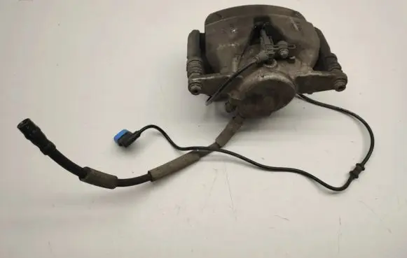 Mercedes-Benz C W205 Front brake caliper A2054210281