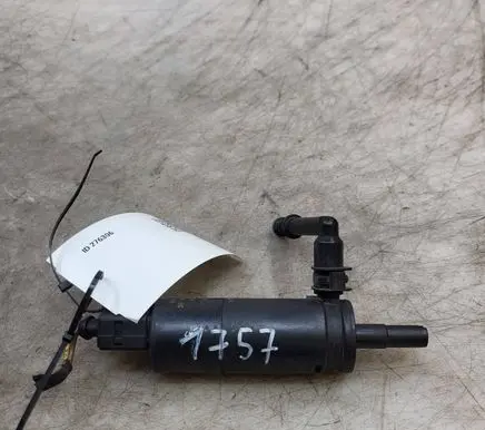 Volkswagen Touran I Windscreen/windshield washer pump 3B7955681