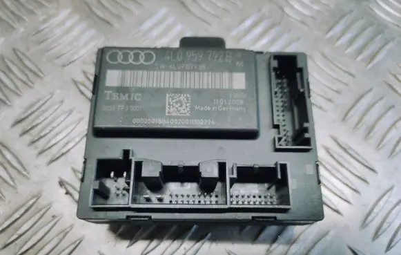 Audi Q7 4L Door control unit/module 4L0959792B