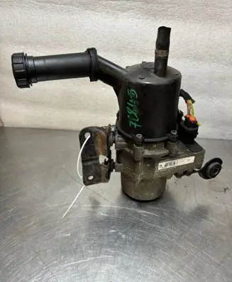 Citroen C4 I Picasso Power steering pump 9681546580