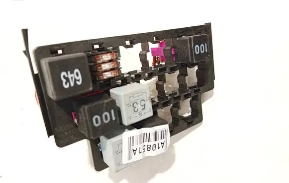 Volkswagen Polo IV 9N3 Fuse box set 8q0972595a
