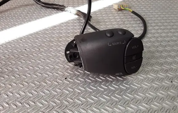 Renault Clio II Sound control switch 