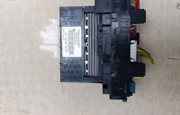 Mercedes-Benz C W203 Fuse module 2095450201