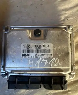 Volkswagen PASSAT B5.5 Engine control unit/module 038906019GK 11200109 28SA5457